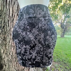 Vero Moda black and gray floral skirt 8
